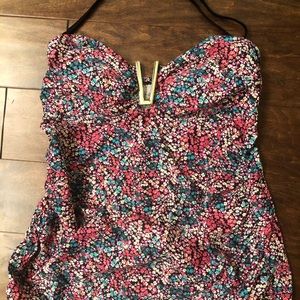 Maternity swimsuit top